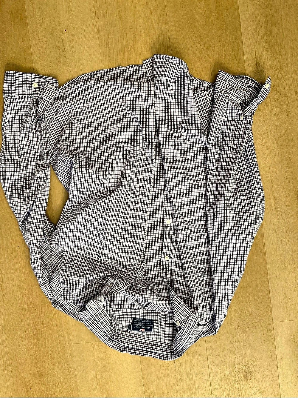 Vineyard Vines Checkered Button Down Shirt in White & Blue Size Medium Like